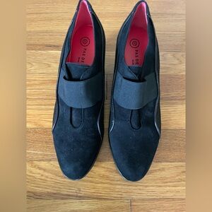 NEW Pas De Rouge Women’s Black Shoes